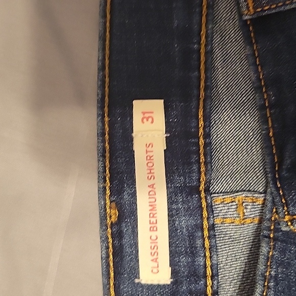 Women's Levi Shorts - Picture 6 of 6